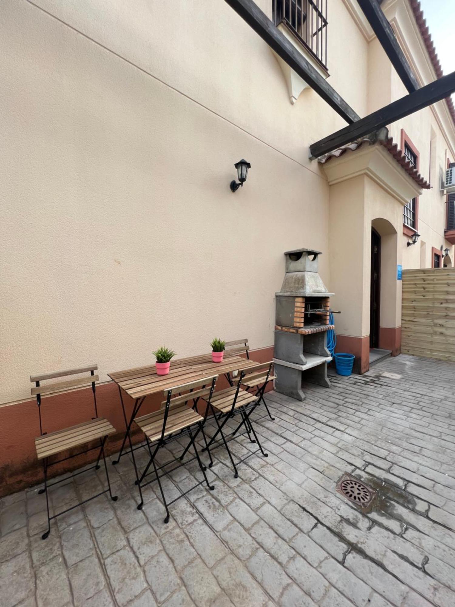 Apartamentos Sevilla Deluxe Rosales Los Rosales  Exteriör bild