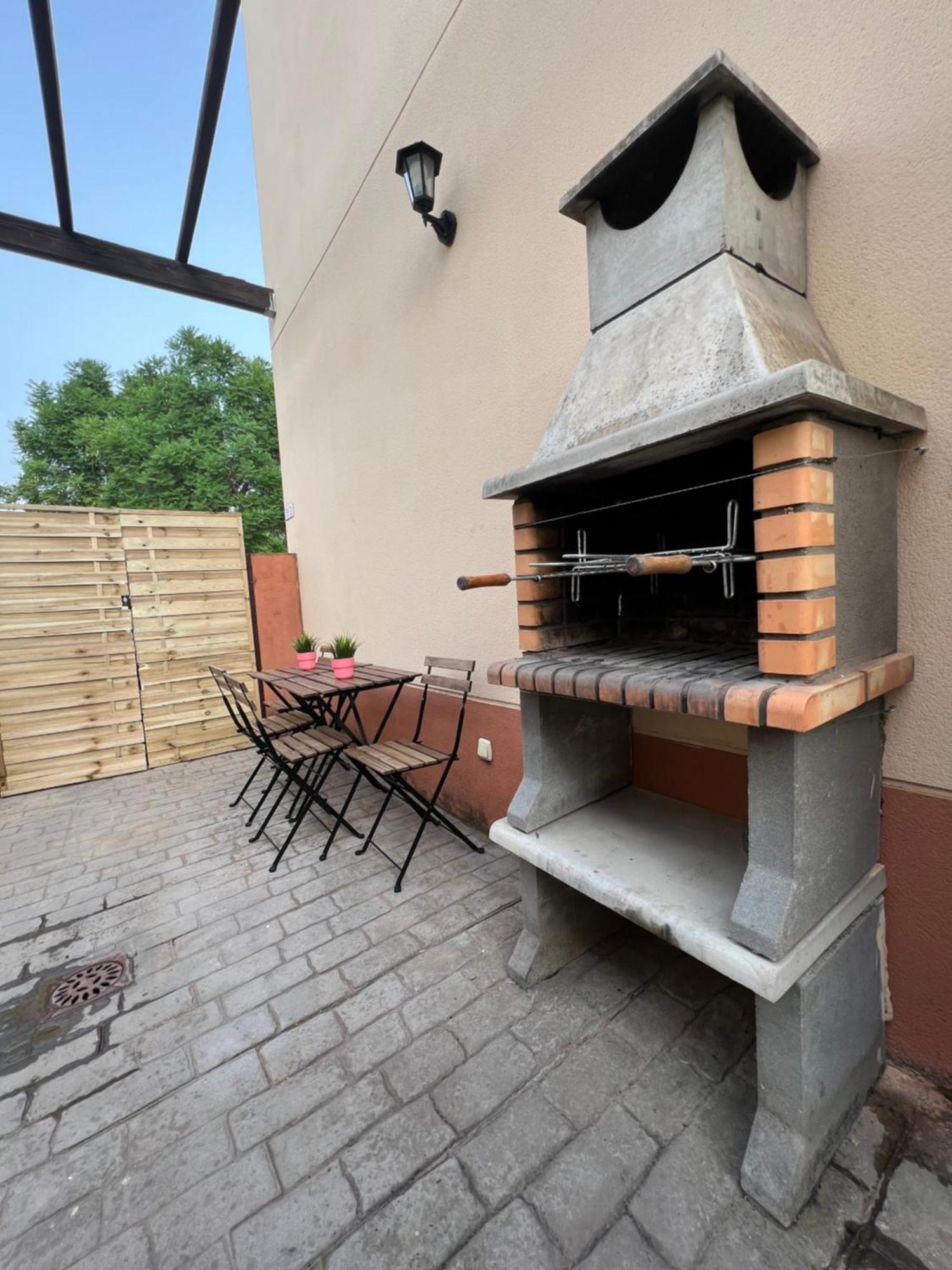Apartamentos Sevilla Deluxe Rosales Los Rosales  Exteriör bild